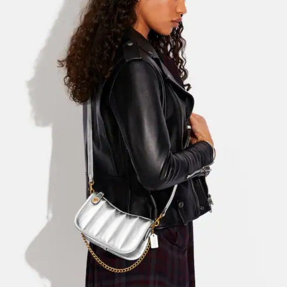 COACH | Quilted Swinger 20 Bag with Chain Strap - Picture 3 of 16